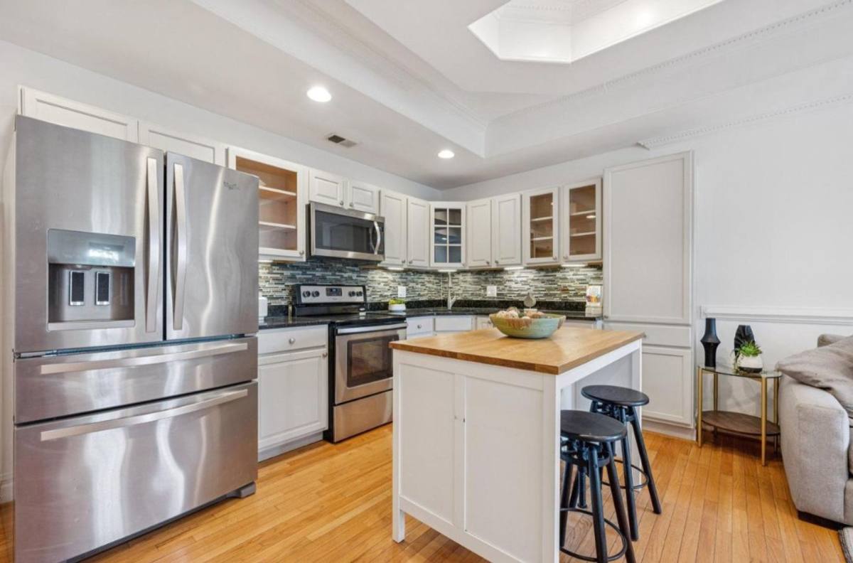 Condo for rent at 224 S St NE, Washington, DC 20002