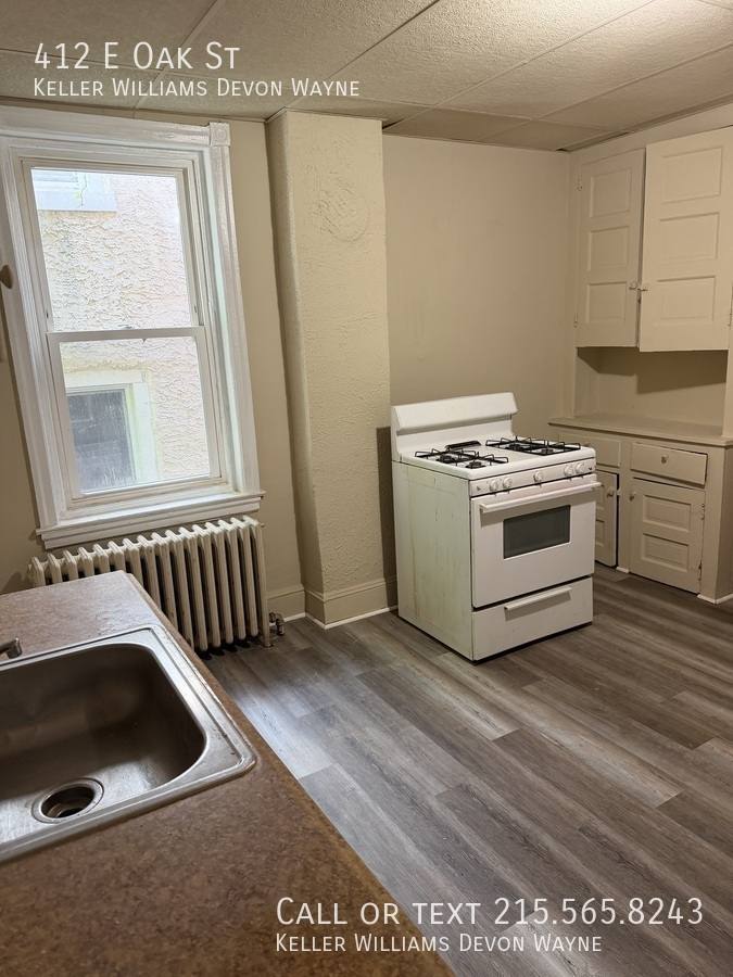 Townhouse for rent at 412 E Oak St, Norristown, PA 19401