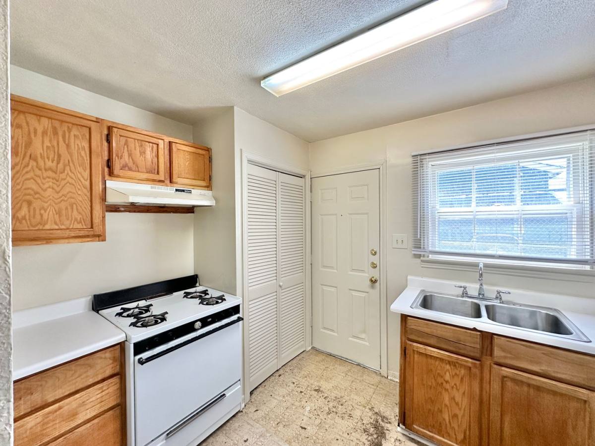 Townhouse for rent at 1102 1104 Williamson Dr, Killeen, TX 76541