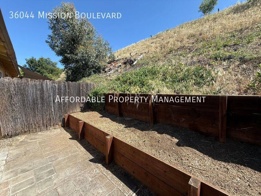 Apartment for rent at 36044 Mission Blvd, Fremont, CA 94536