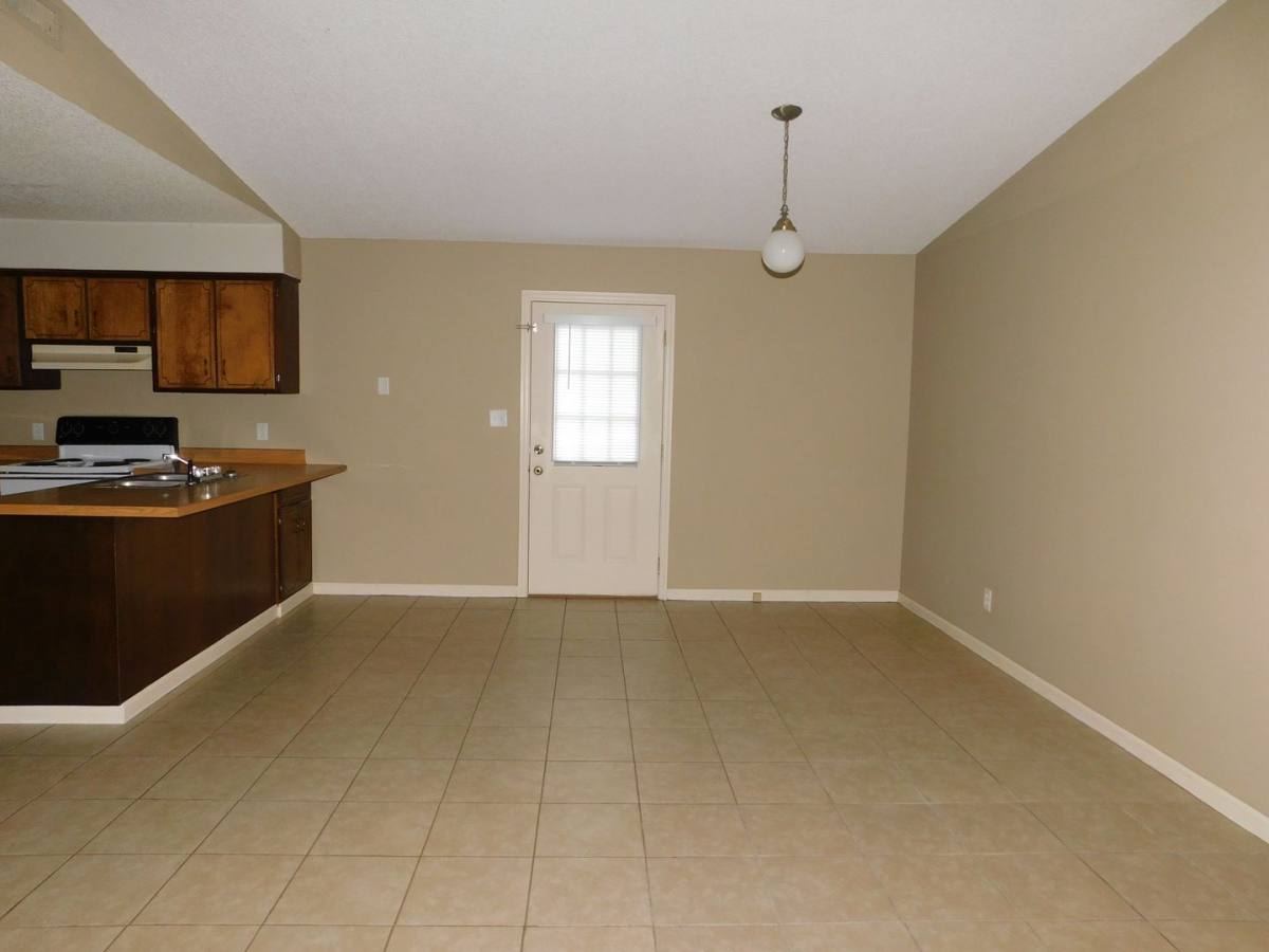 Apartment for rent at 3539 Studstill Rd, Valdosta, GA 31605