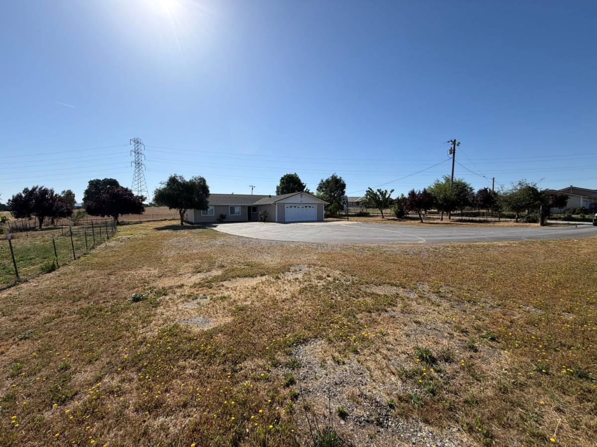 House for rent at 9191 Johnson Trail, Valley Springs, CA 95252