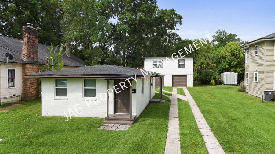 Apartment for rent at 1078 Day Ave, Jacksonville, FL 32205