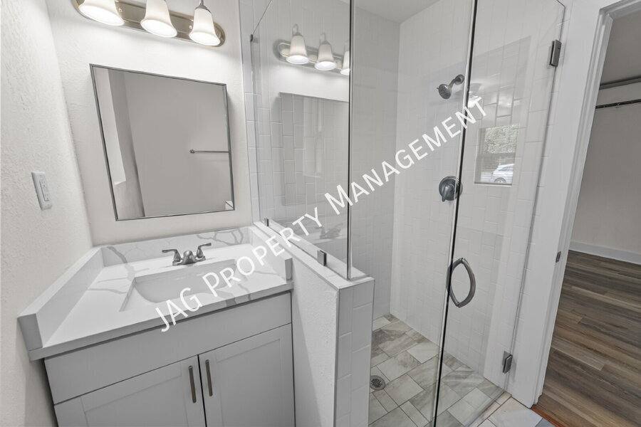 Apartment for rent at 1078 Day Ave, Jacksonville, FL 32205