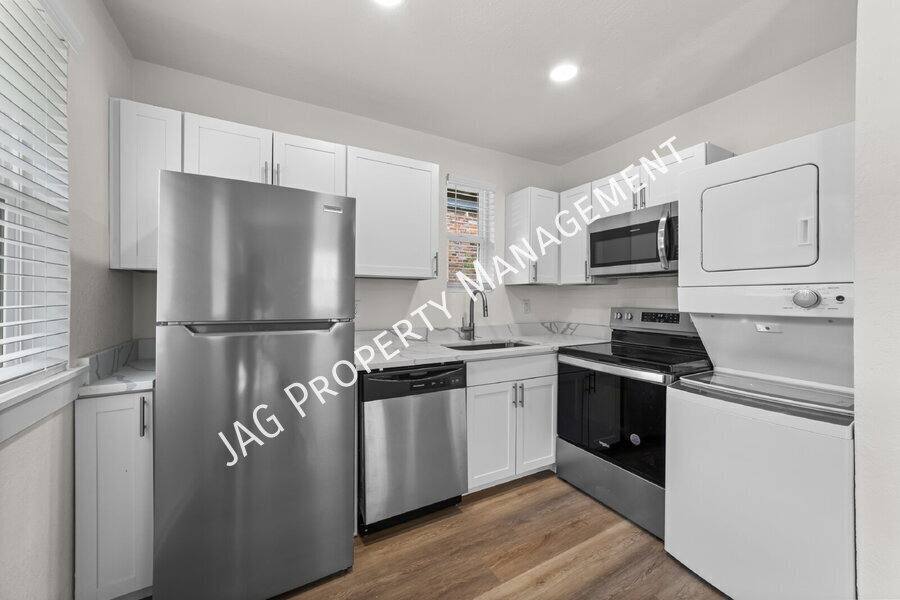 Apartment for rent at 1078 Day Ave, Jacksonville, FL 32205