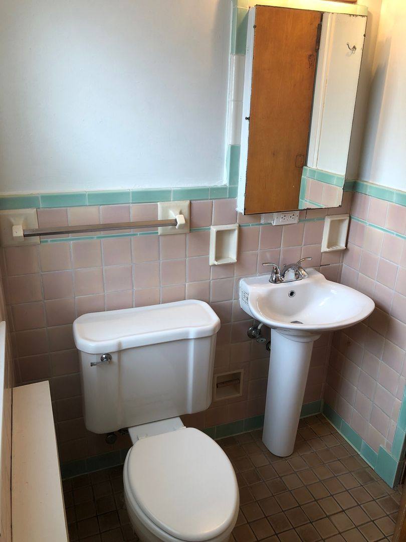 Apartment for rent at 1834 1st Ave NE, Cedar Rapids, IA 52402