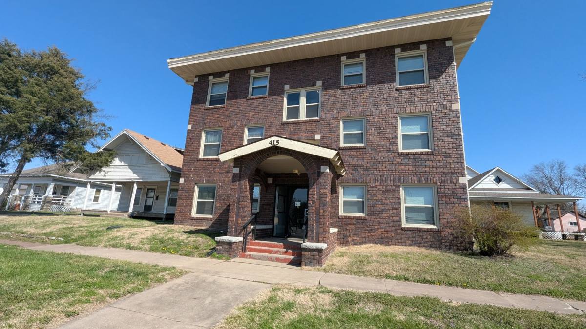 Apartment for rent at 415 S Broadway #3, Pittsburg, KS 66762