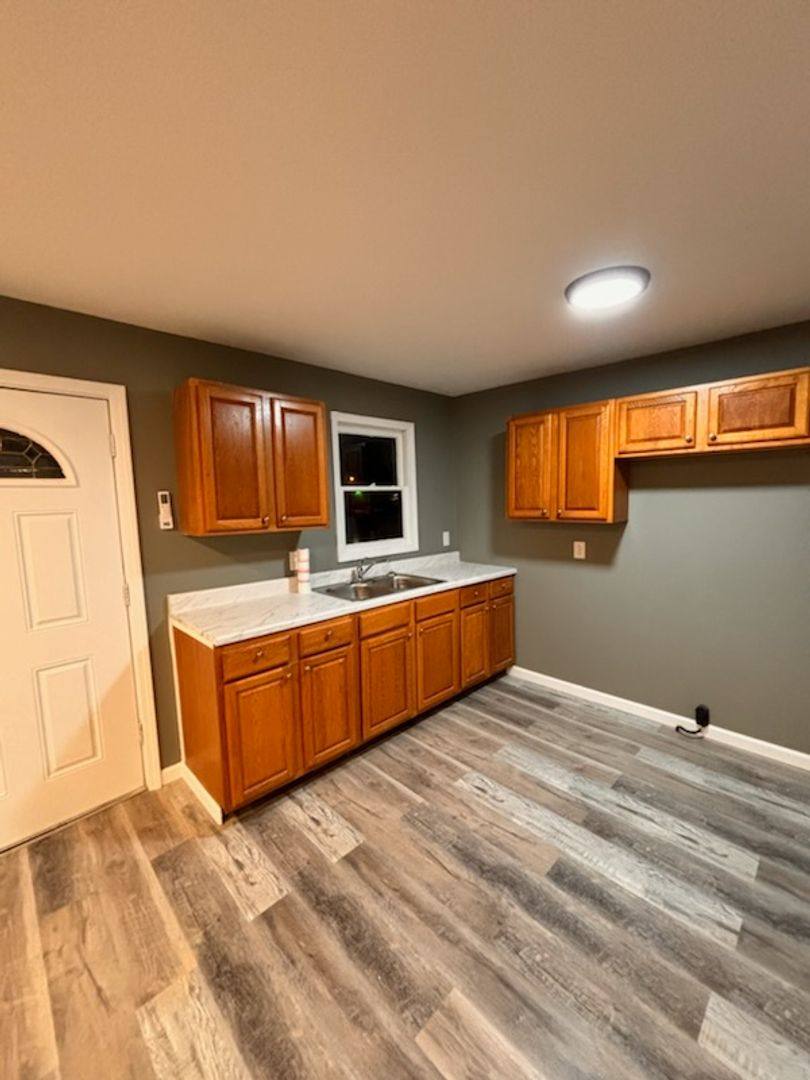 Apartment for rent at 109 1 2 S Illinois, Columbus, KS 66725