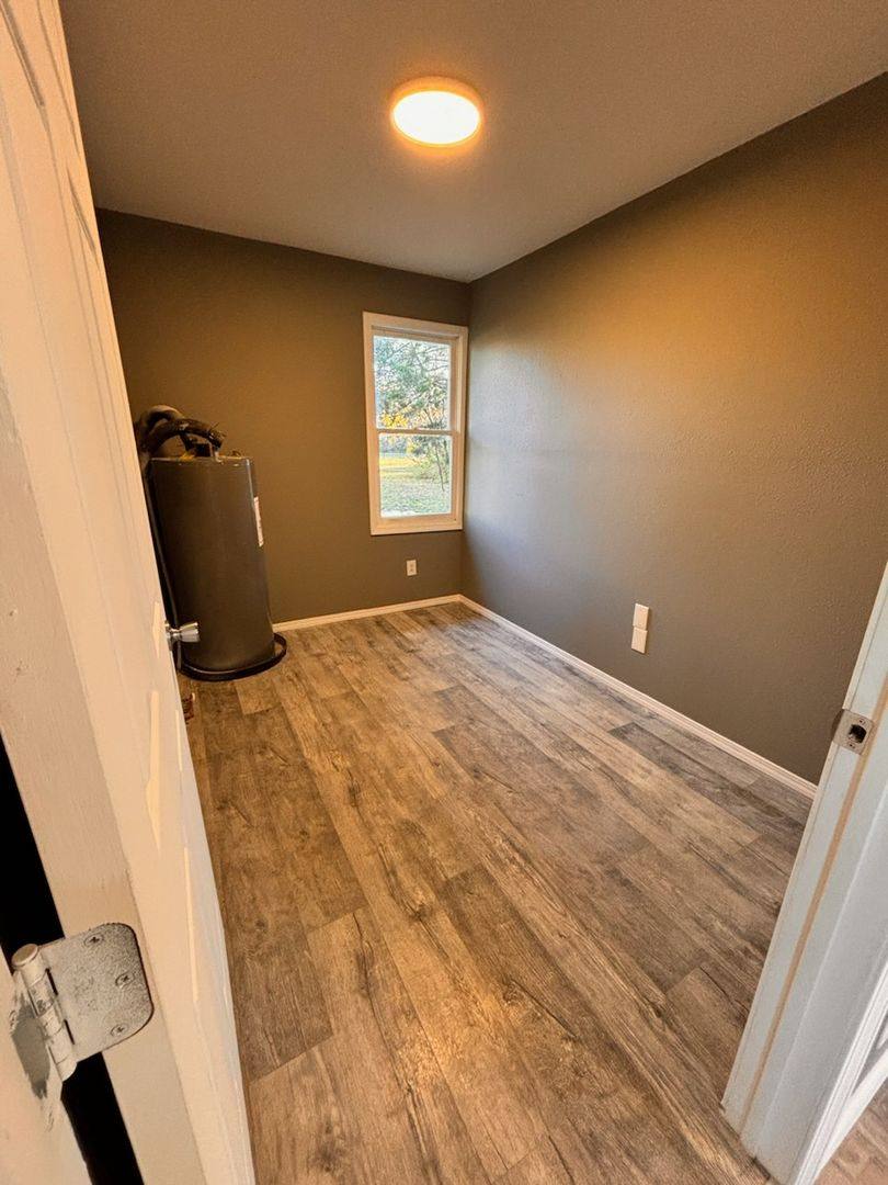 Apartment for rent at 109 1 2 S Illinois, Columbus, KS 66725