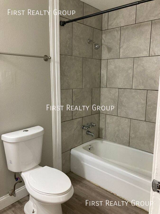 Apartment for rent at 5610 N Main St #212, Dayton, OH 45415