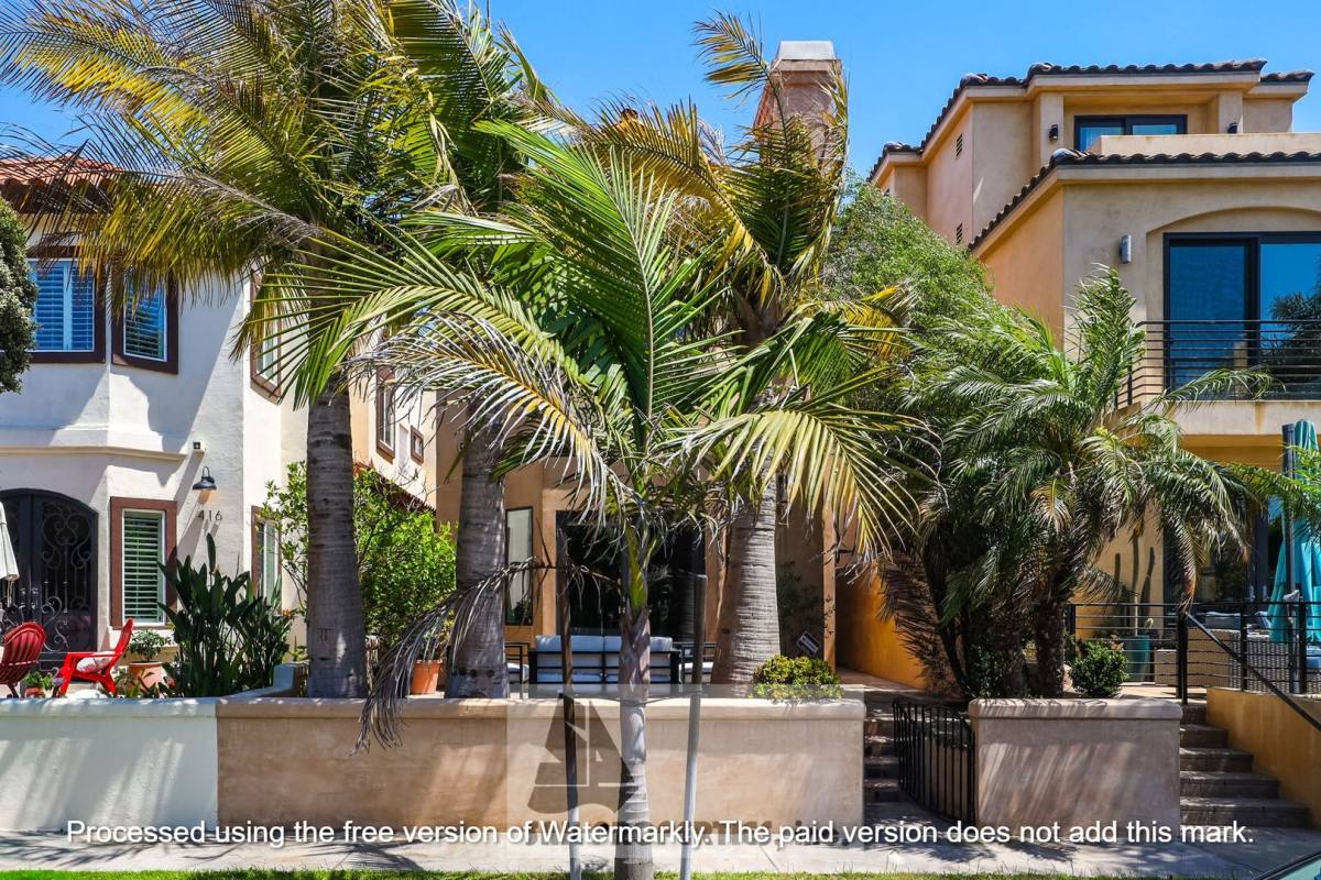 House for rent at 414 12th St, Huntington Beach, CA 92648