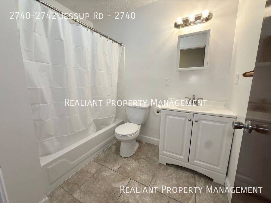 Apartment for rent at 2740-2742 Jessup Rd, Cincinnati, OH 45239