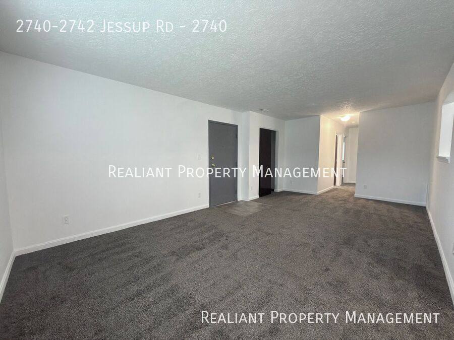 Apartment for rent at 2740-2742 Jessup Rd, Cincinnati, OH 45239