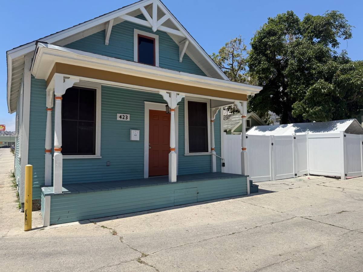 House for rent at 423 W 14th St, San Pedro, CA 90731