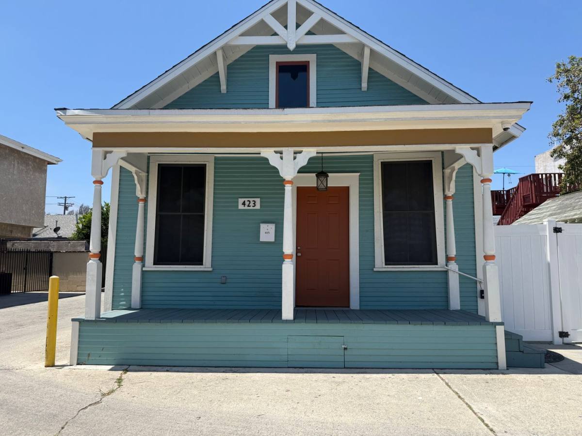 House for rent at 423 W 14th St, San Pedro, CA 90731