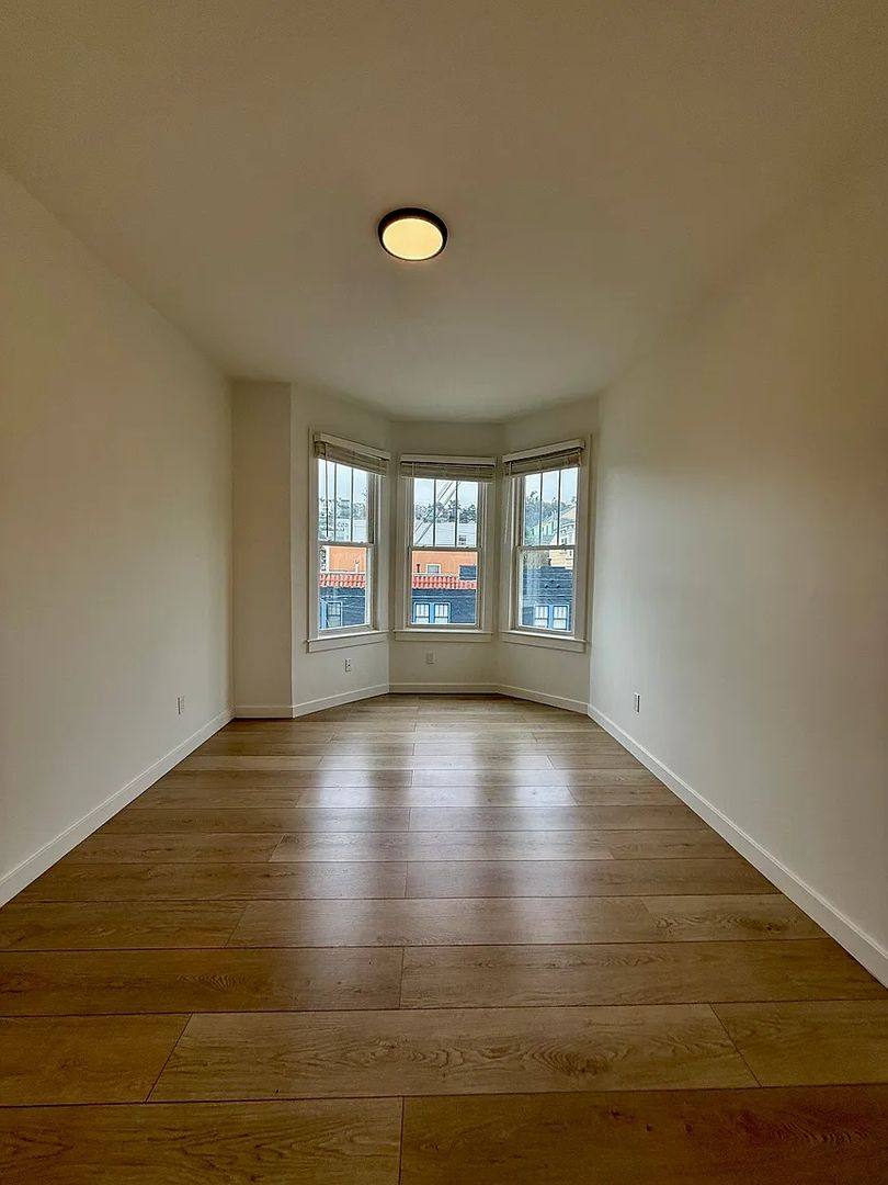 Apartment for rent at 1450 Castro St #18, San Francisco, CA 94114