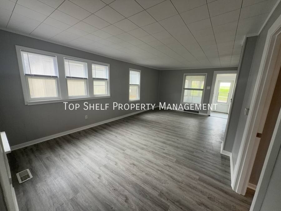 House for rent at 3623 Cambridge St, Des Moines, IA 50313