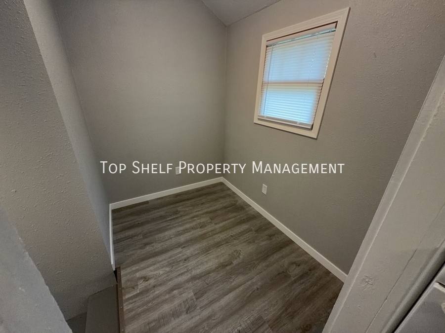 House for rent at 3623 Cambridge St, Des Moines, IA 50313
