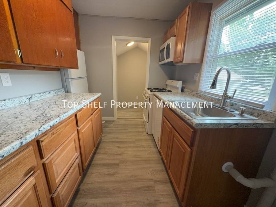 House for rent at 3623 Cambridge St, Des Moines, IA 50313