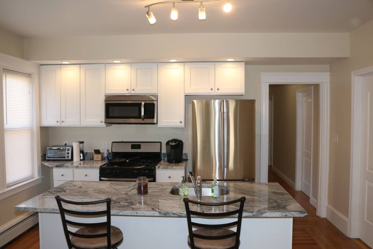 Apartment for rent at 139-141 Oakland Ave, Providence, RI 02908