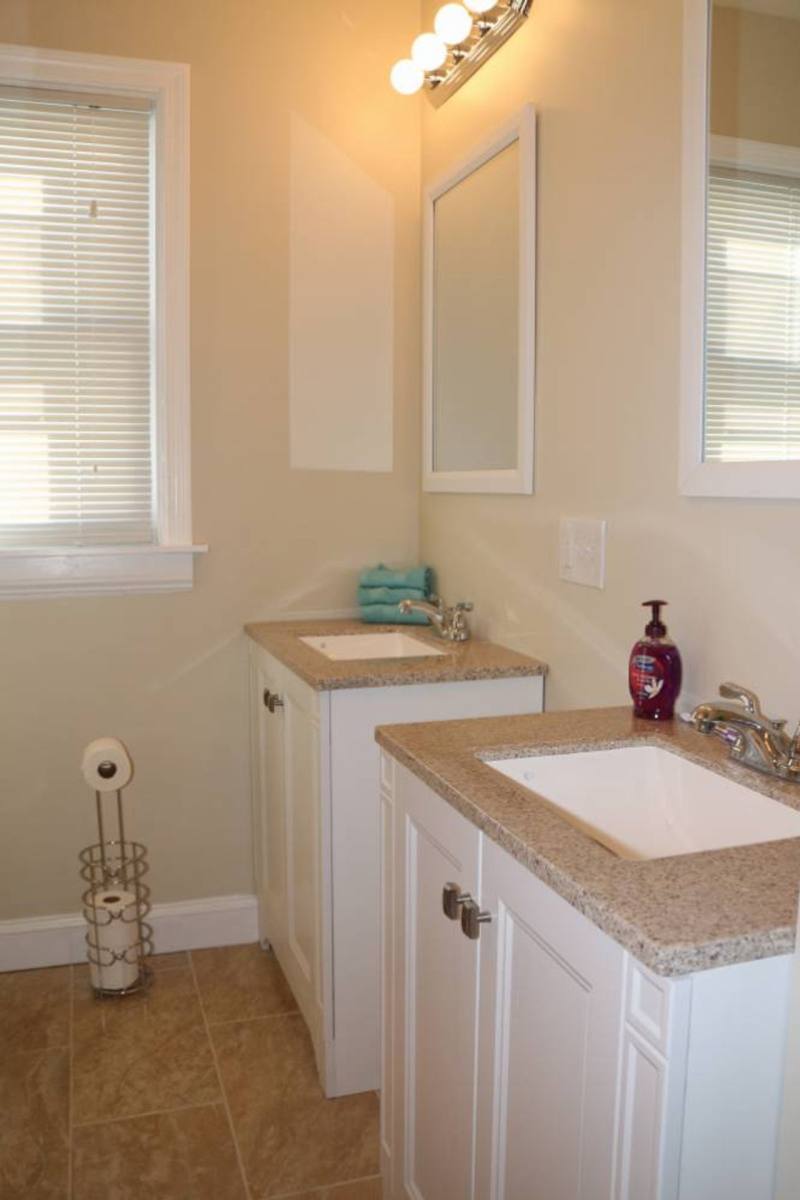 Apartment for rent at 139-141 Oakland Ave, Providence, RI 02908