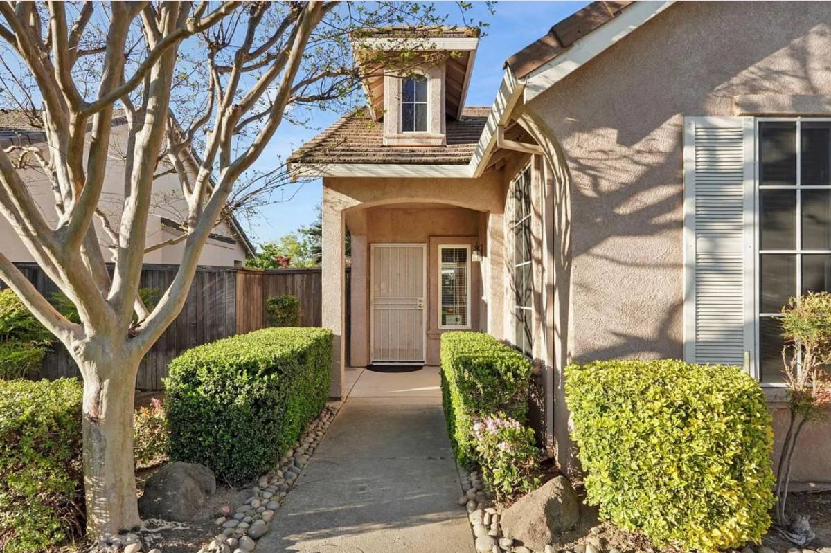 House for rent at 1911 Lexington Dr, Lodi, CA 95242