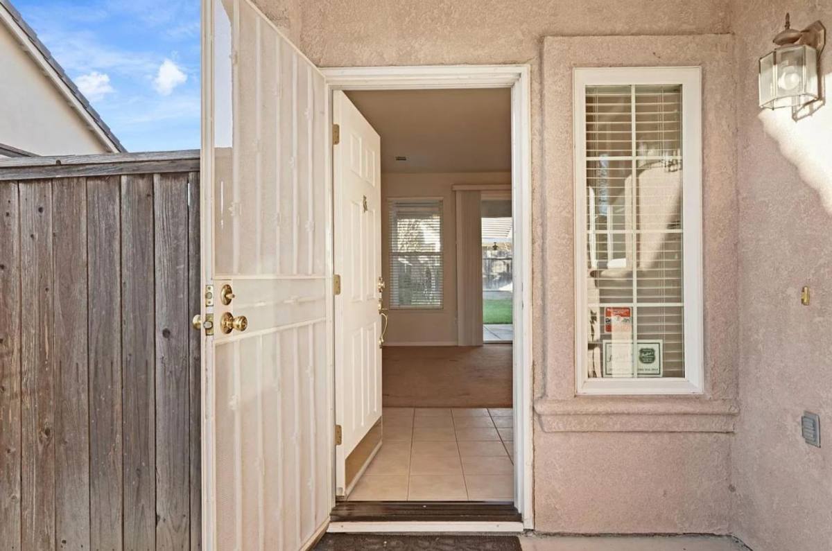 House for rent at 1911 Lexington Dr, Lodi, CA 95242