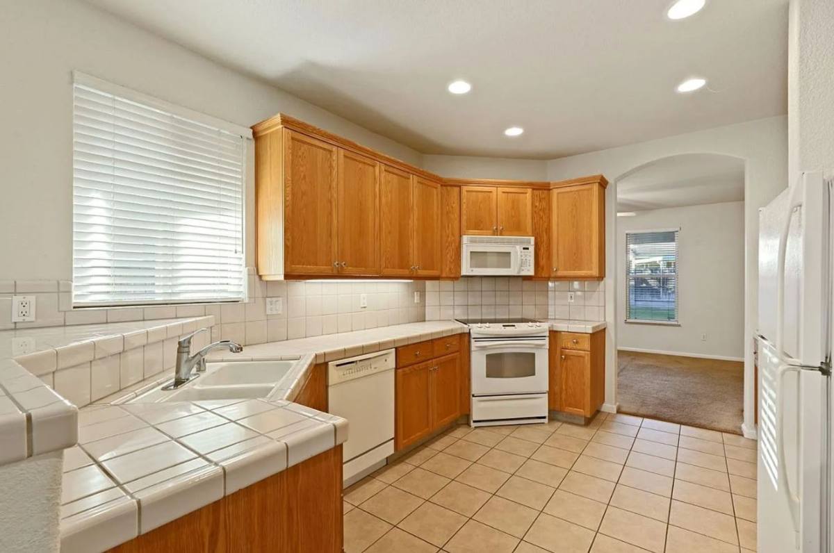 House for rent at 1911 Lexington Dr, Lodi, CA 95242