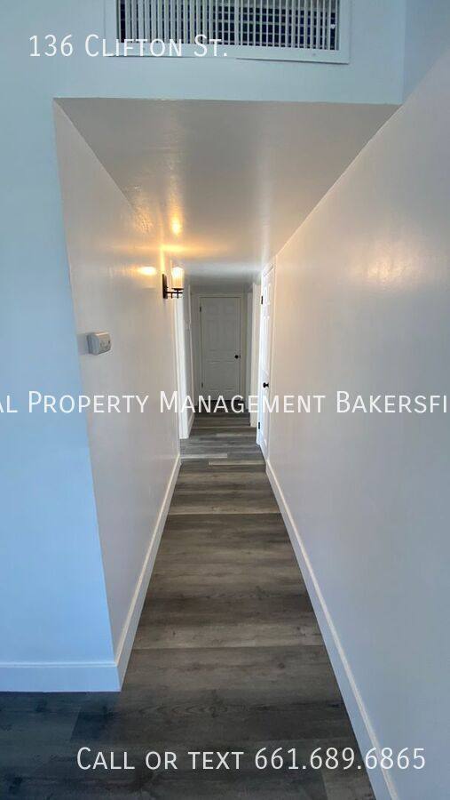House for rent at 136 Clifton St, Bakersfield, CA 93307