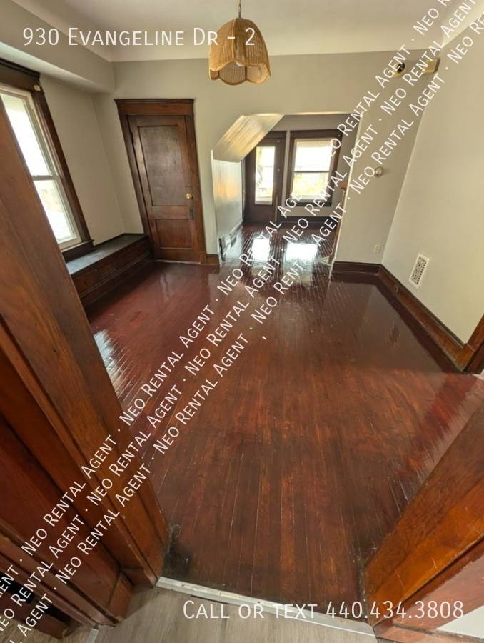 Apartment for rent at 930 Evangeline Dr #2, Cleveland, OH 44110