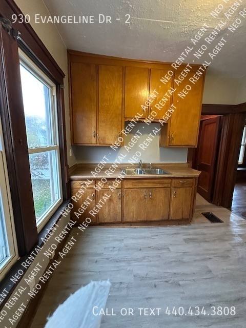 Apartment for rent at 930 Evangeline Dr #2, Cleveland, OH 44110