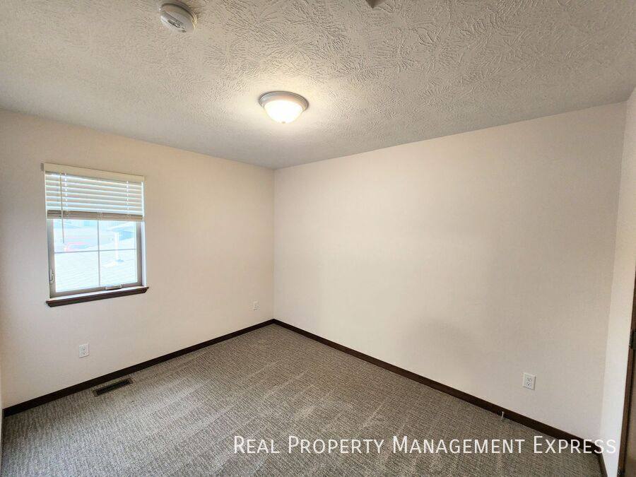 House for rent at 9436 W Dolores Dr, Sioux Falls, SD 57103