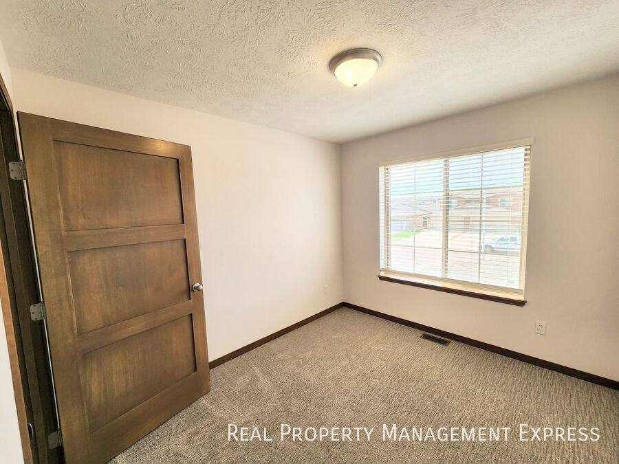 House for rent at 9436 W Dolores Dr, Sioux Falls, SD 57103