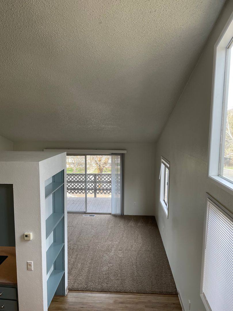 Townhouse for rent at 772 W Oregon Ave, Klamath Falls, OR 97601
