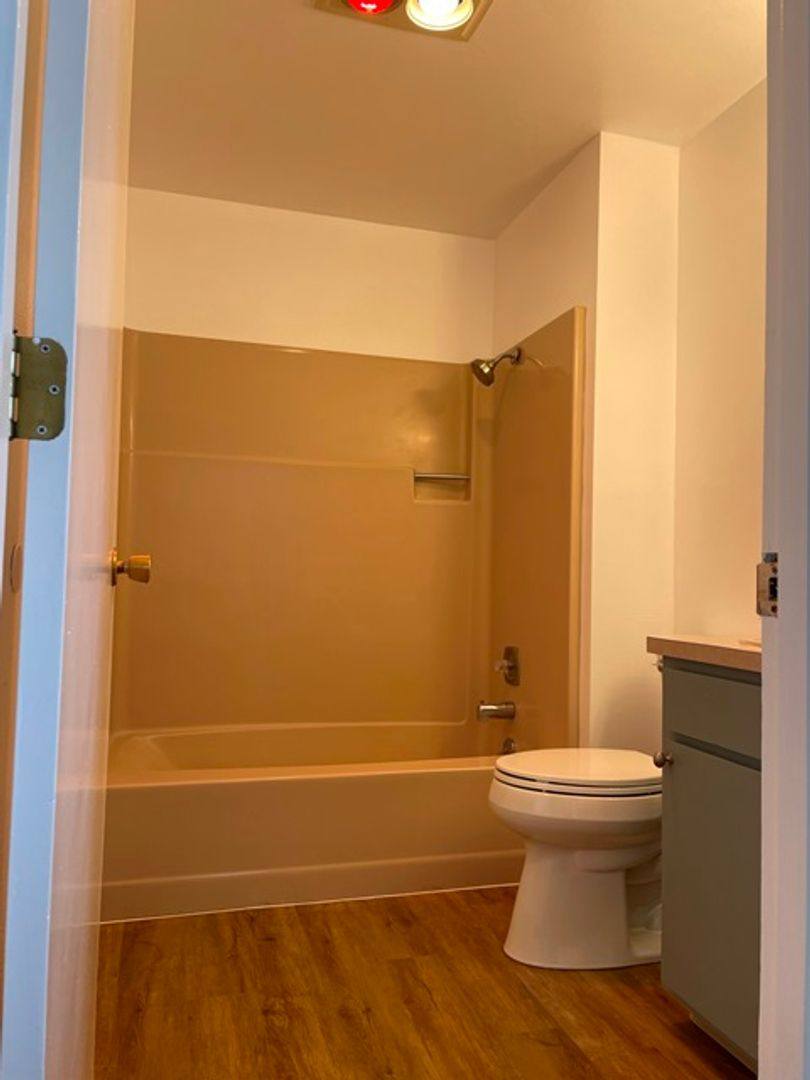 Townhouse for rent at 772 W Oregon Ave, Klamath Falls, OR 97601
