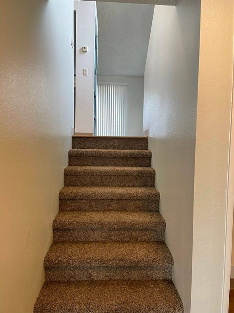 Townhouse for rent at 772 W Oregon Ave, Klamath Falls, OR 97601
