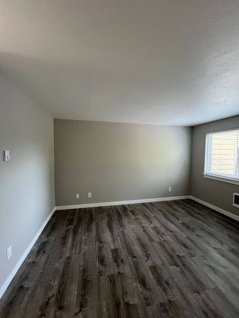 Townhouse for rent at 4116 NE Market St, Salem, OR 97301