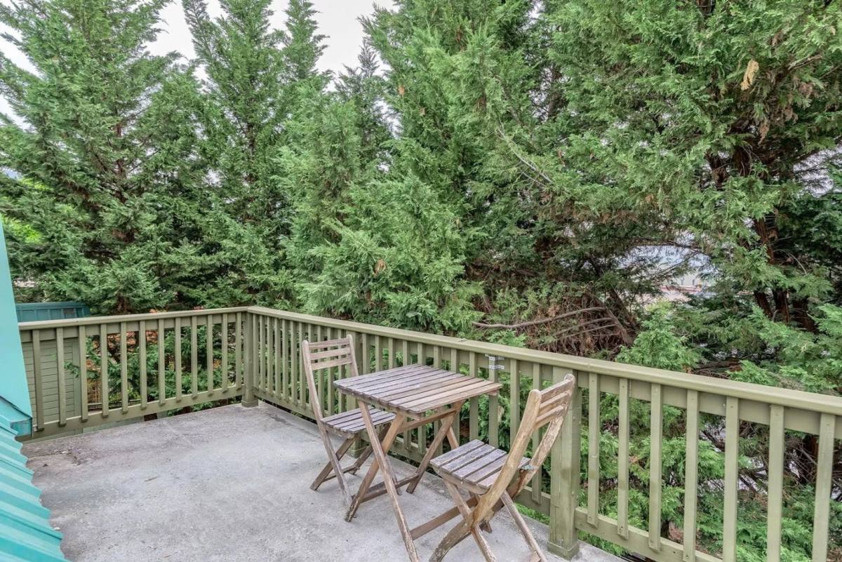 Apartment for rent at 11 Beach Ave, Ashland, OR 97520