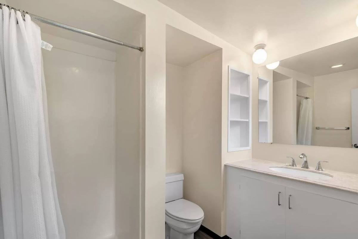 Apartment for rent at 11 Beach Ave, Ashland, OR 97520