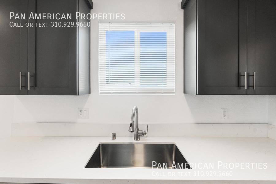 Apartment for rent at 1226 Olive Ave, Long Beach, CA 90813