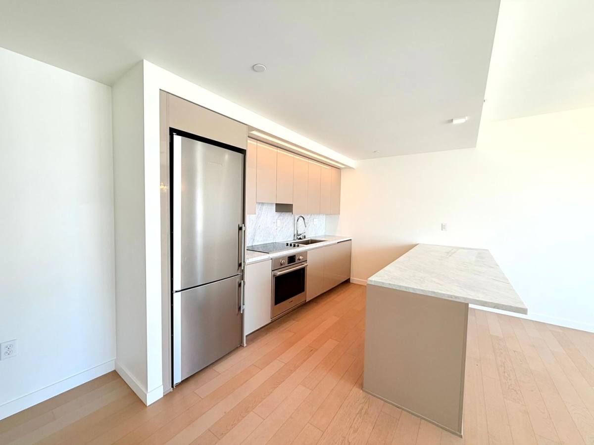Condo for rent at 1050 S Grand Ave, Los Angeles, CA 90015