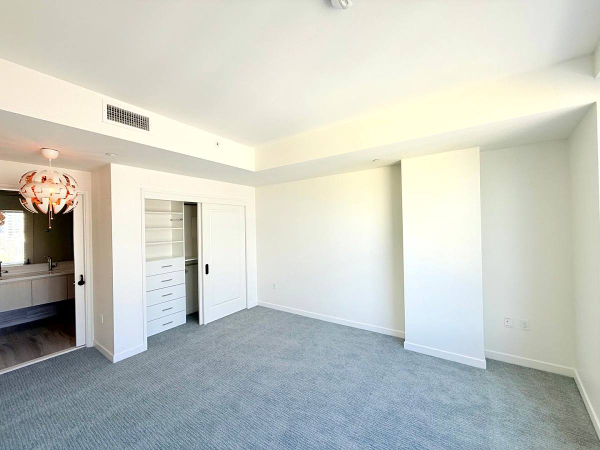 Condo for rent at 1050 S Grand Ave, Los Angeles, CA 90015