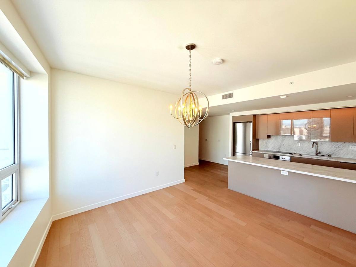 Condo for rent at 1050 S Grand Ave, Los Angeles, CA 90015