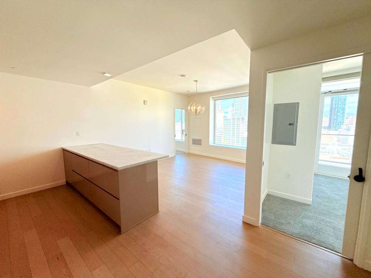 Condo for rent at 1050 S Grand Ave, Los Angeles, CA 90015