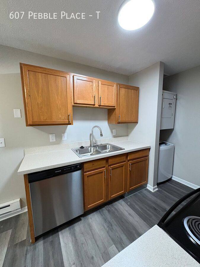 Townhouse for rent at 607 Pebble Place #T, Delaware, OH 43015