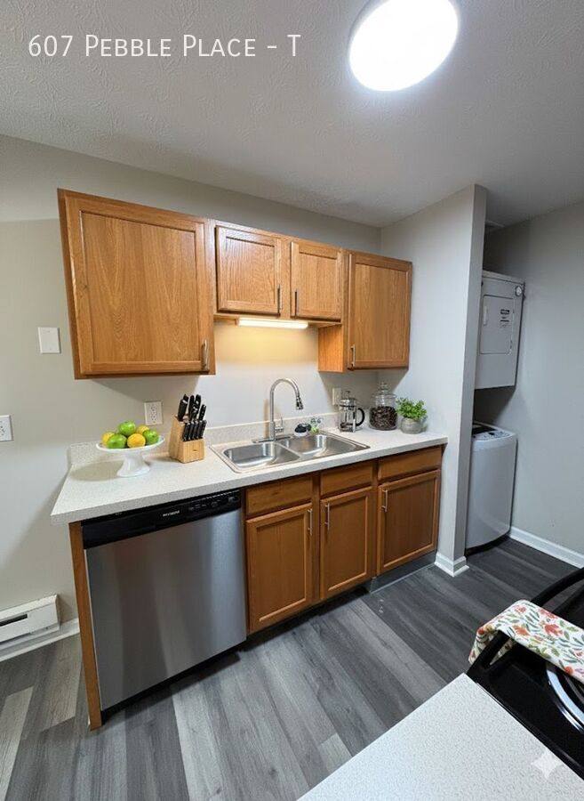 Townhouse for rent at 607 Pebble Place #T, Delaware, OH 43015