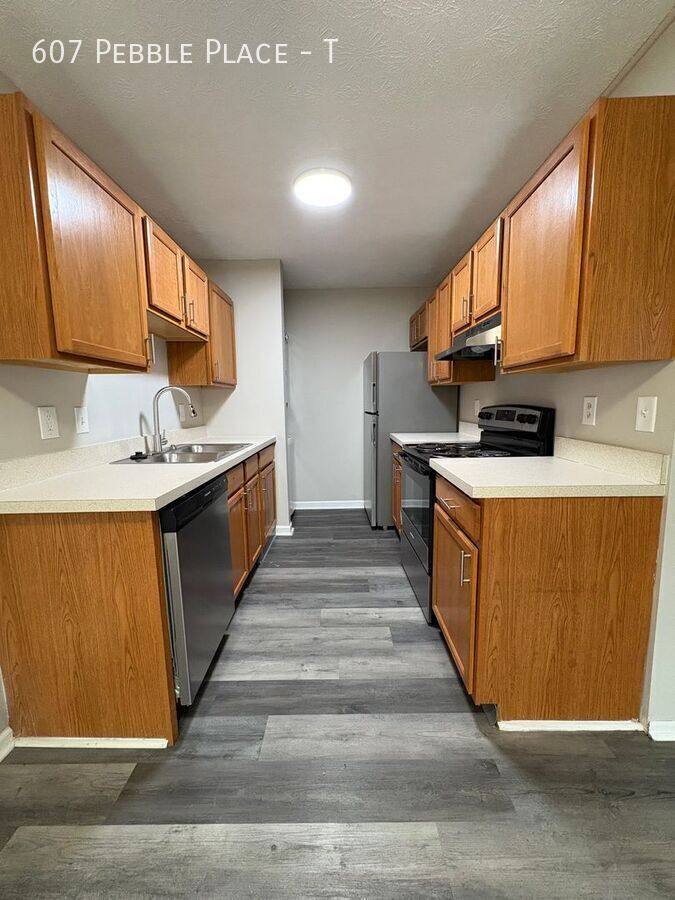 Townhouse for rent at 607 Pebble Place #T, Delaware, OH 43015