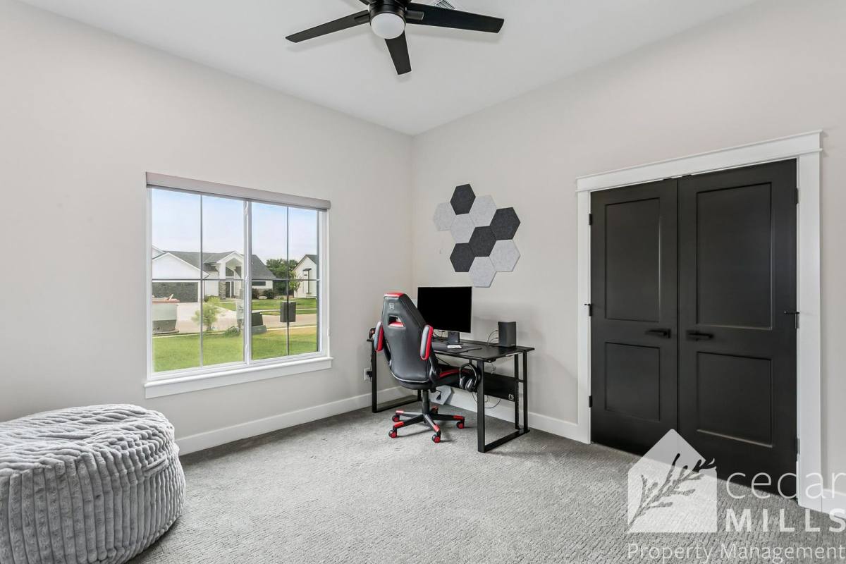 House for rent at 1502 N Emerald Valley Dr, Mulvane, KS 67110