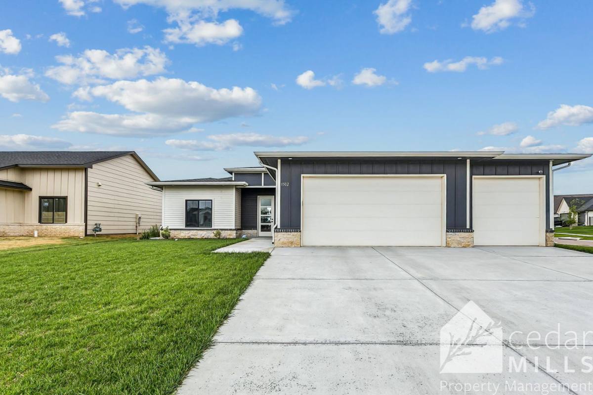 House for rent at 1502 N Emerald Valley Dr, Mulvane, KS 67110