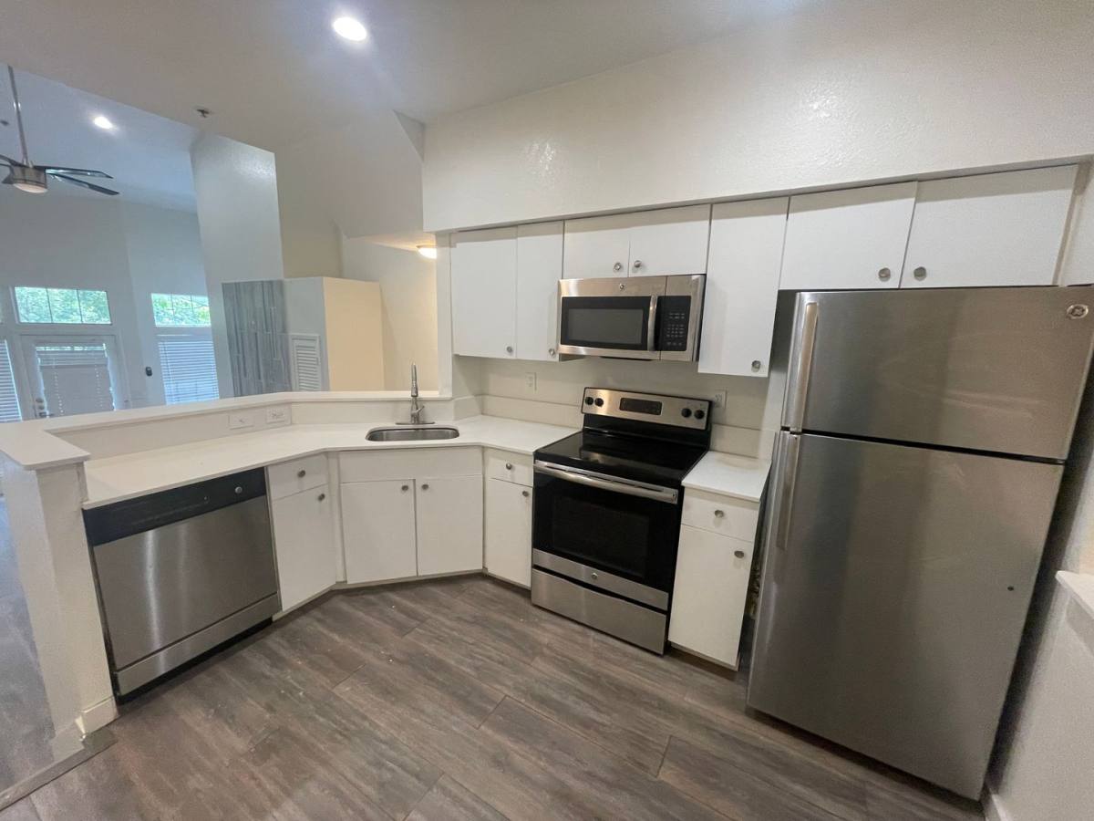 Condo for rent at 7474 Fair Oaks Ave, Dallas, TX 75231